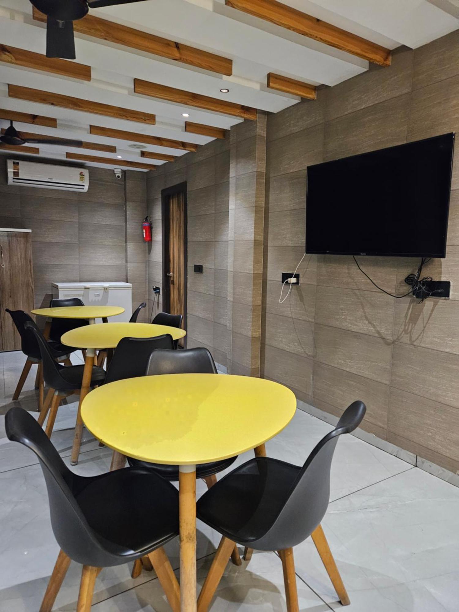 Stayez Studio Apartments Indaur Exteriér fotografie